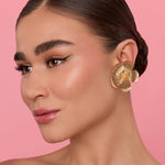 Load image into Gallery viewer, GOLDEN AMARANTA FLOWER EARRING
