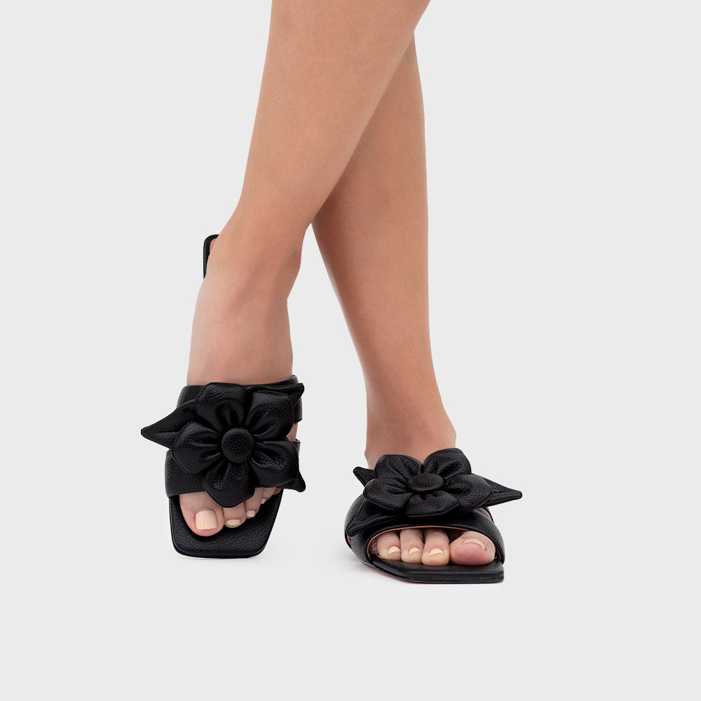 BUTRICH COCKTAIL FLAT NEGRO