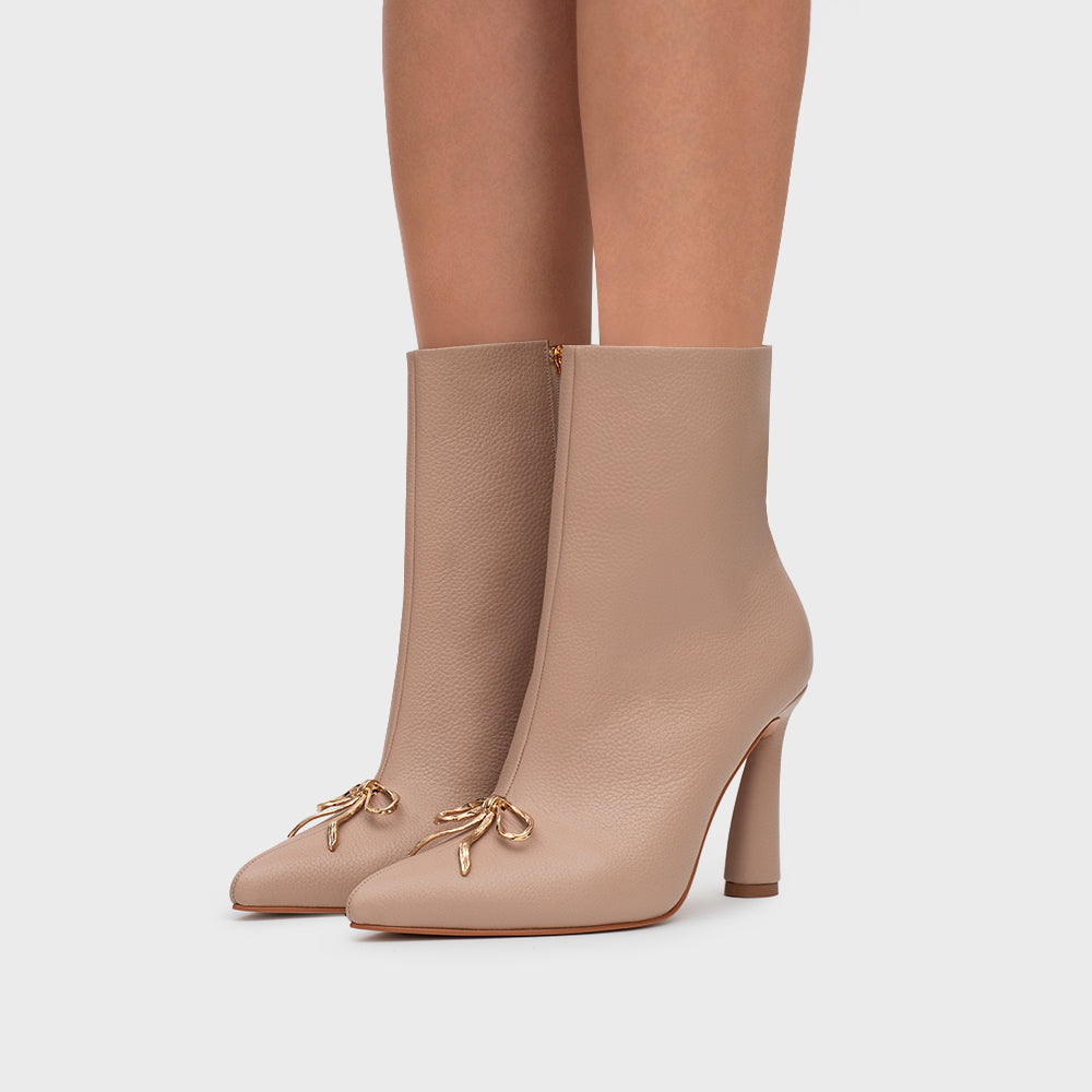 FILIPA ARENA'S BOOT