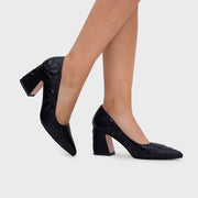 CAMELLIA PUMP BLACK