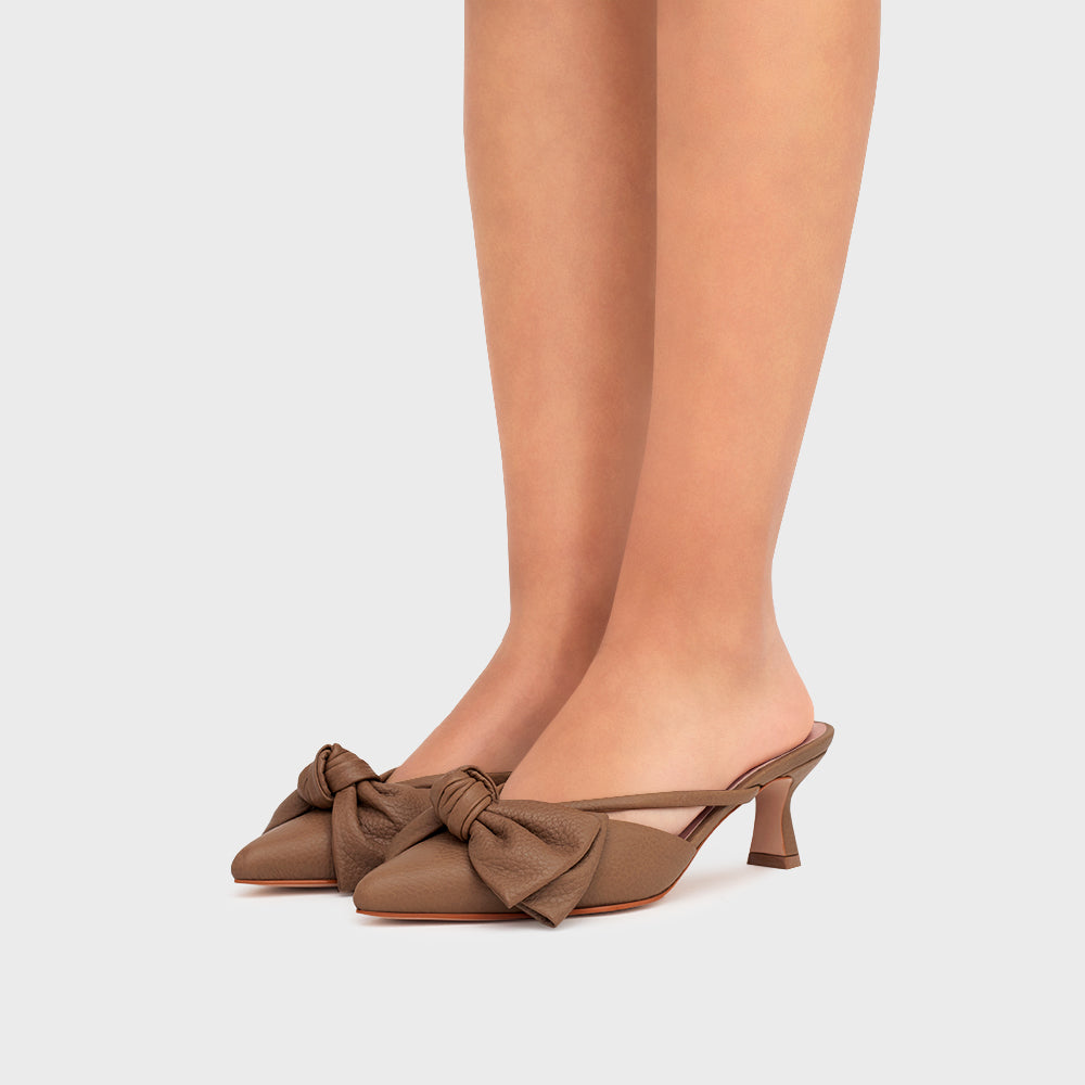 CAMILA MULE MIDI MARRÓN