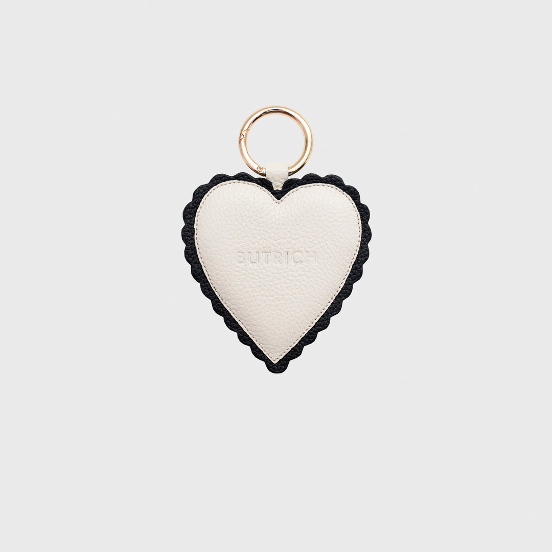 CHARM MALIKA HUESO