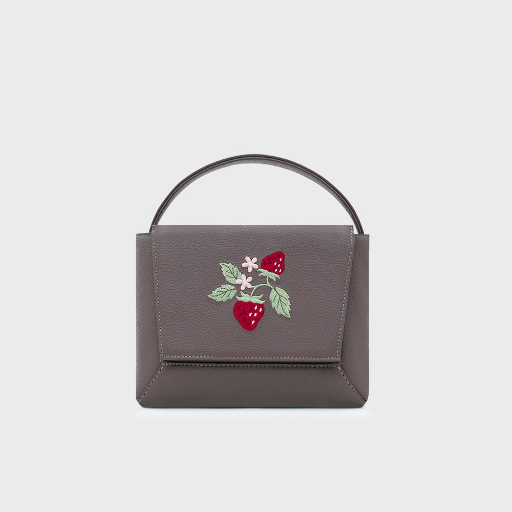 FLAP HANDBAG STRAWBERRY SUNDAE MARRÓN