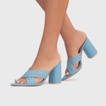 Load image into Gallery viewer, GIANINA PUMP SKY BLUE
