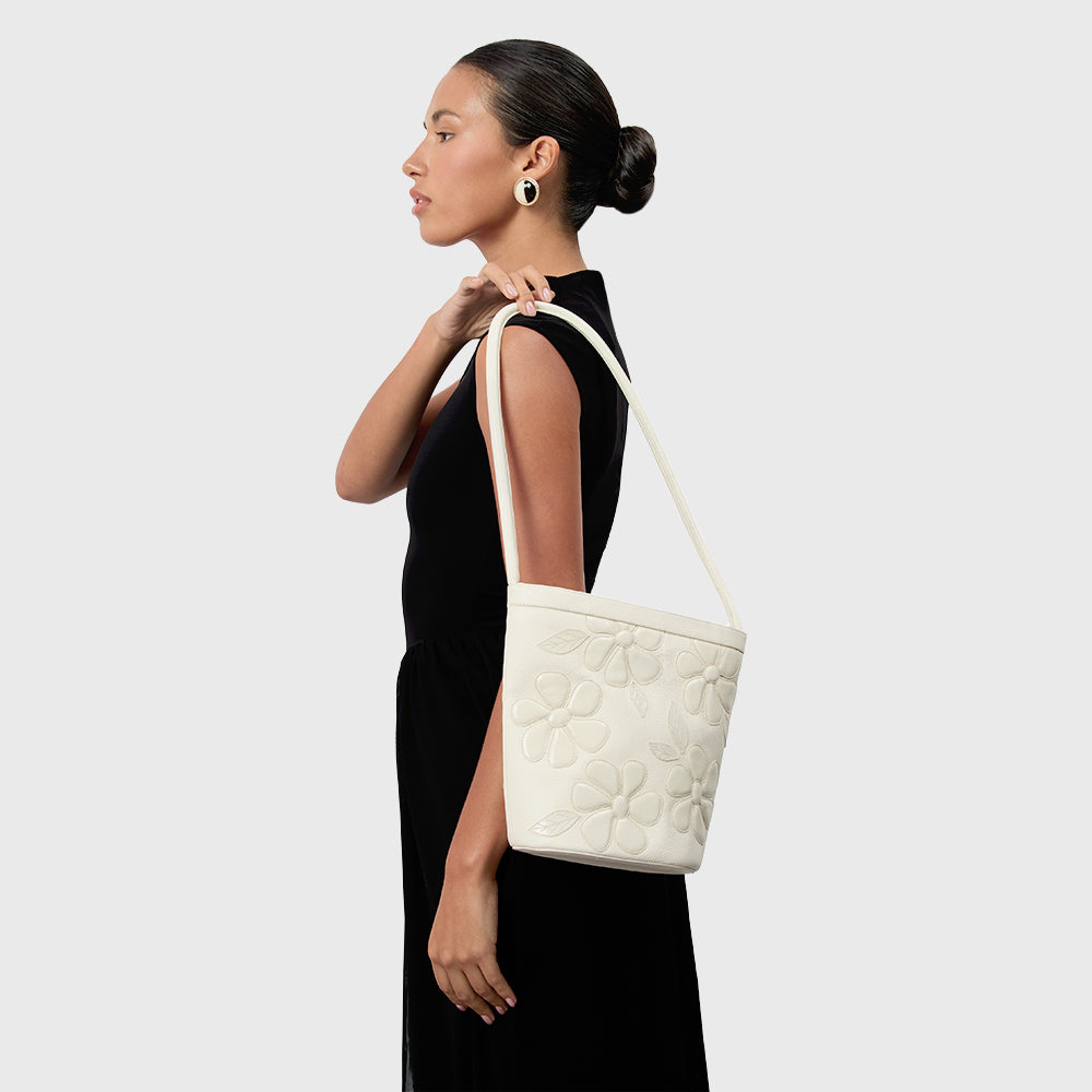 JANIA BUCKET BAG HUESO