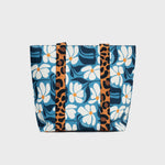 Cargue la imagen en el visor de la galería, MEDIUM BAG CAMELIA AZUL
