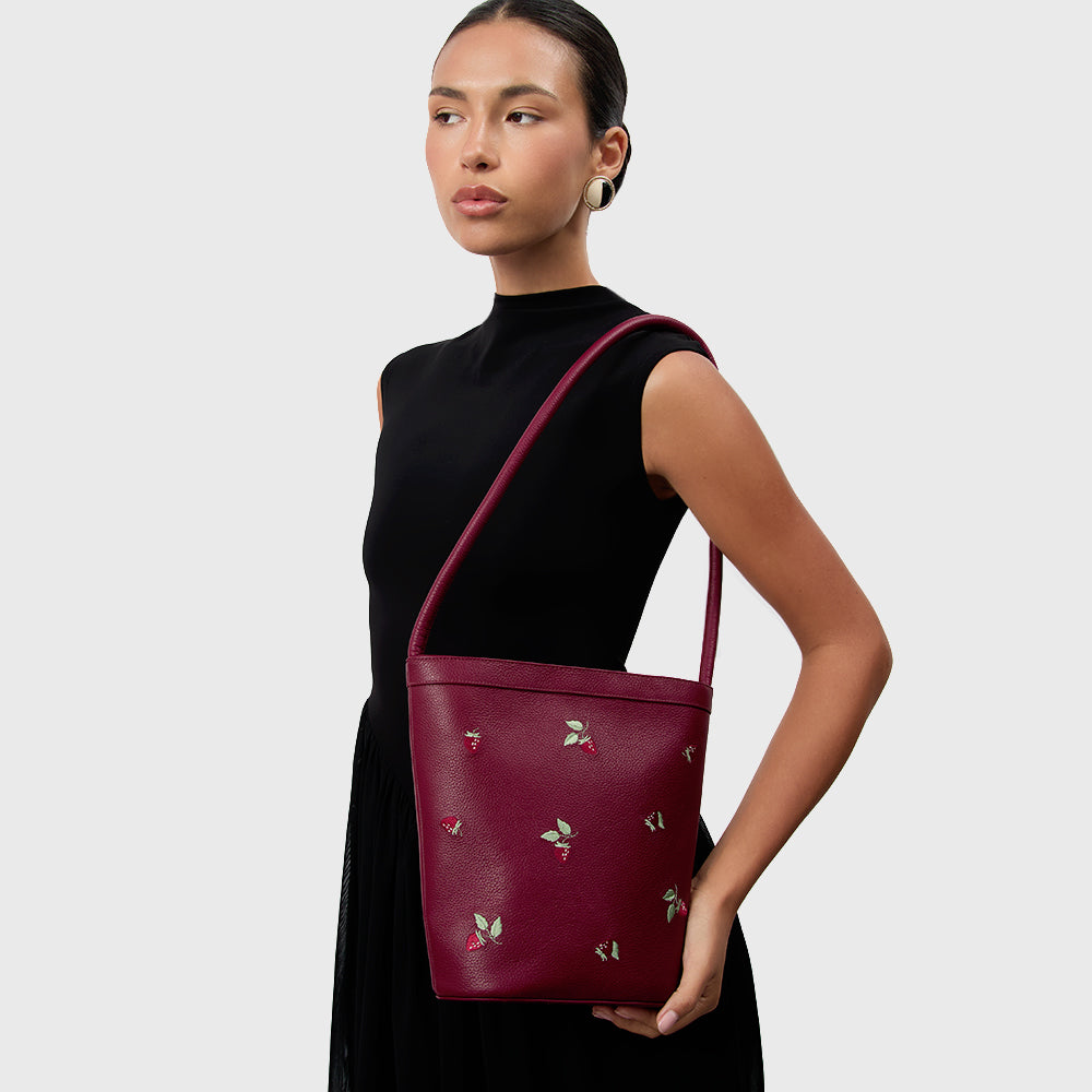 STRAWBERRY BUCKET BAG MORA