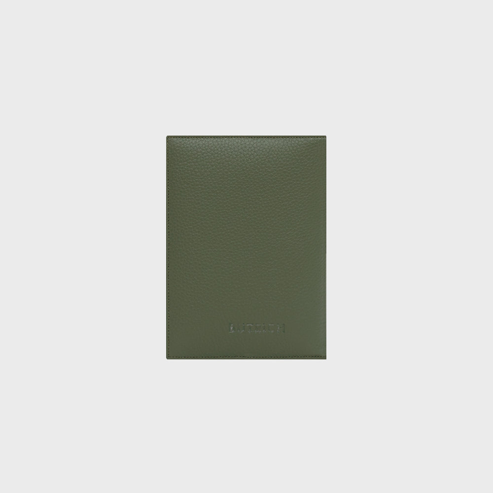 LUCKY CLOVER GREEN PASSPORT HOLDER