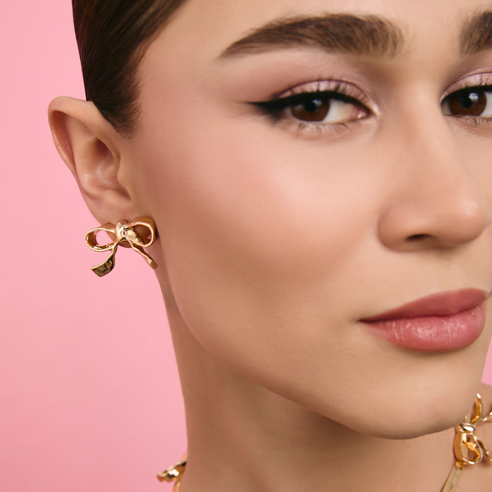 PETRA GOLDEN MINI BOW EARRING