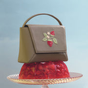 FLAP HANDBAG STRAWBERRY SUNDAE MARRÓN