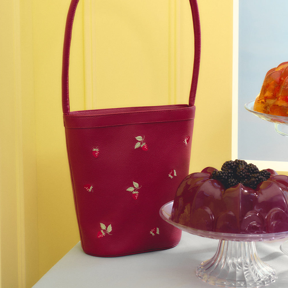 STRAWBERRY BUCKET BAG MORA